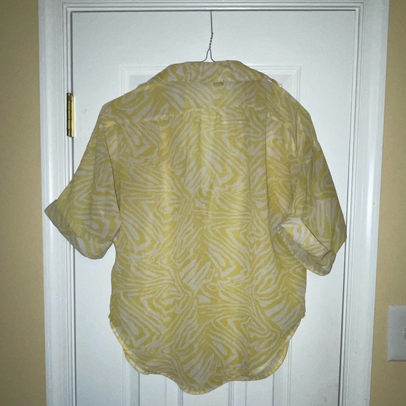 Guess | M | Yellow Animal Print | Sheer | Button Down Shirt - Picture 2 of 4